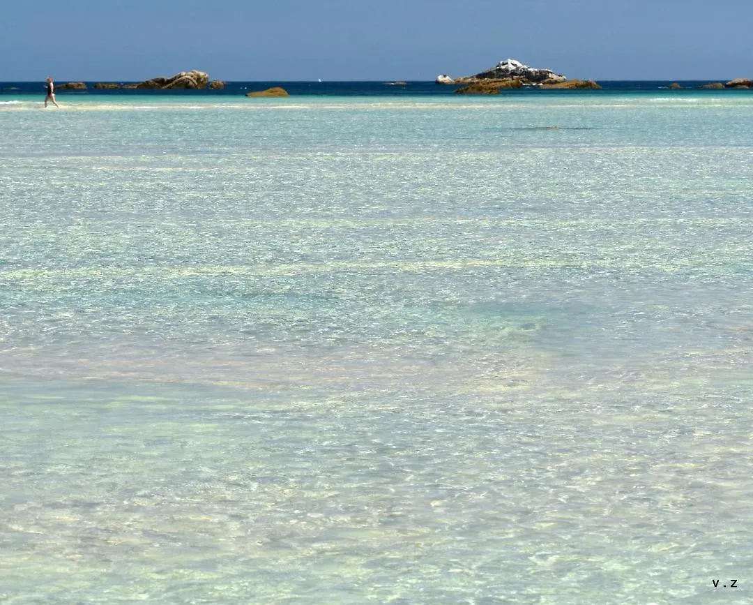 La Villa Des Amiets, Piscine Chauffee Et A 500 M De La Plage Cléder Francie