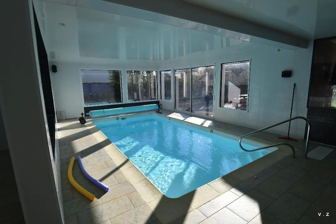 Cléder La Villa Des Amiets, Piscine Chauffee Et A 500 M De La Plage