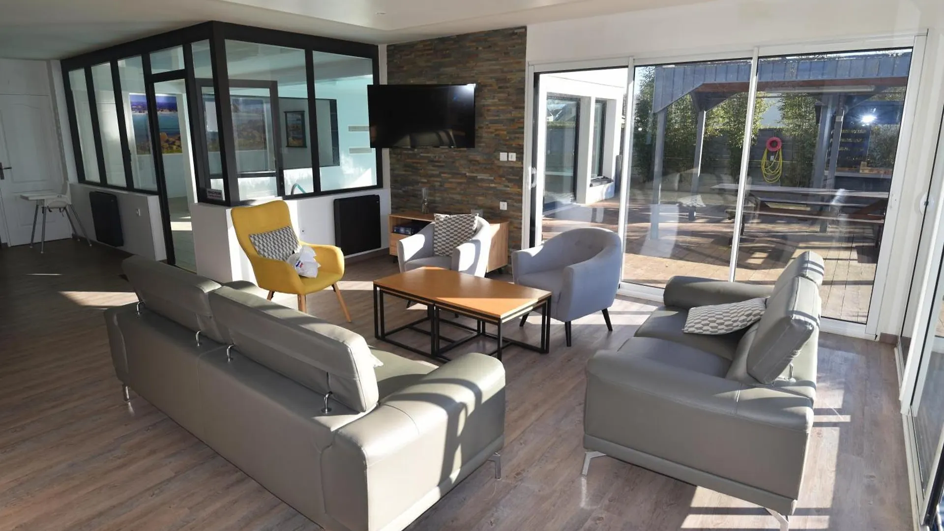 La Villa Des Amiets, Piscine Chauffee Et A 500 M De La Plage Cléder