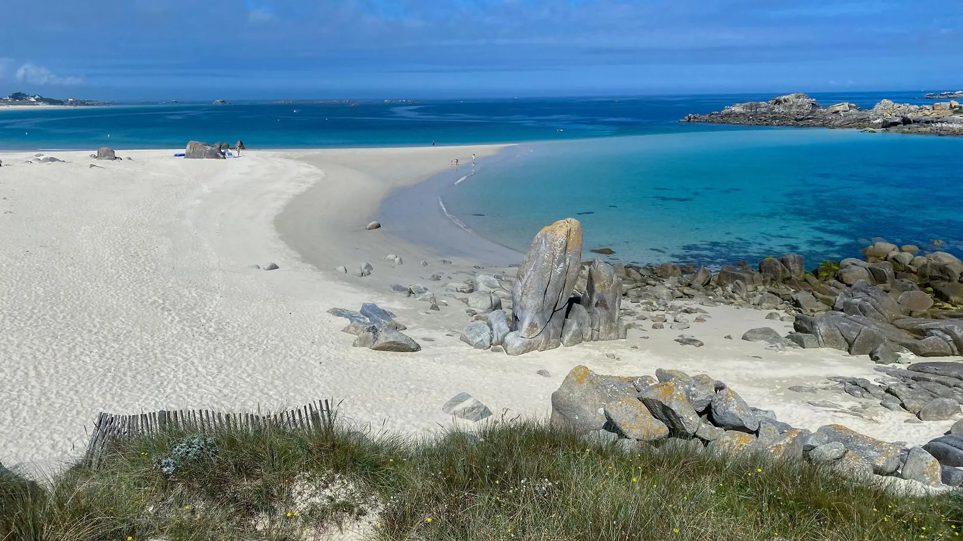 Cléder La Villa Des Amiets, Piscine Chauffee Et A 500 M De La Plage